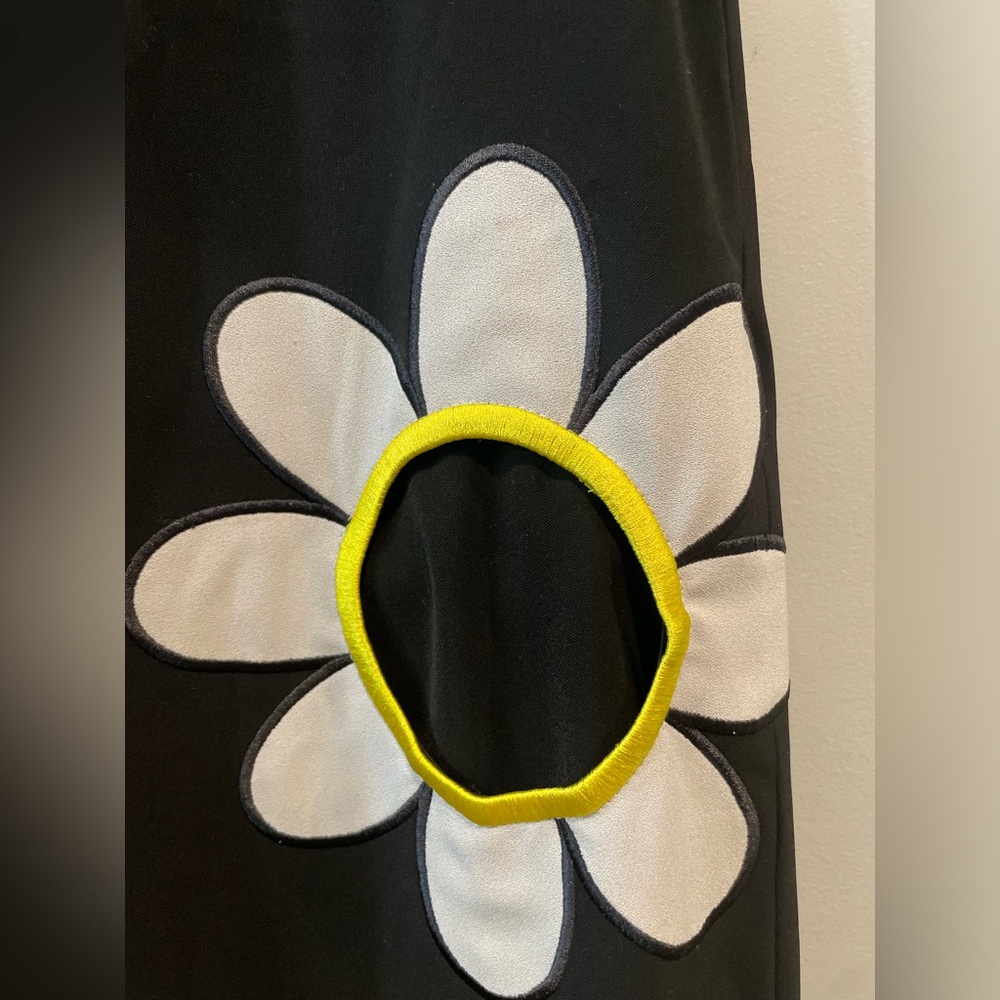 Moschino Daisy Pocket Dress - Picture 8 of 11